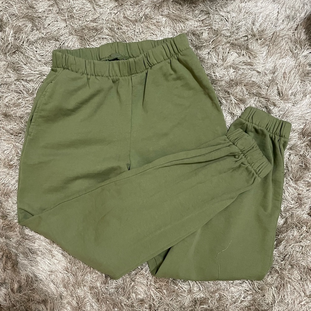 Brandy Melville Runched Sweats